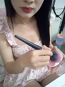 Lynda_2x webcams show profile image 