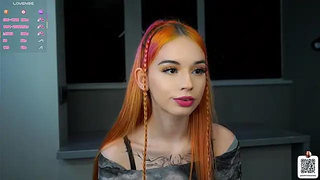 Discover our girls online shows and discover the company of countless livestreamers, with stunning shapes, sex toys and more.