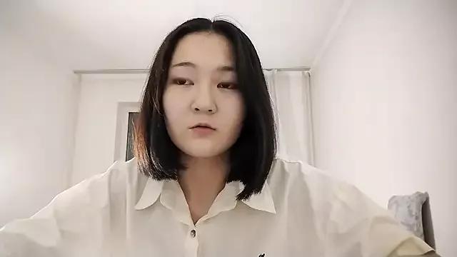 Lyndasilk from StripChat is Freechat
