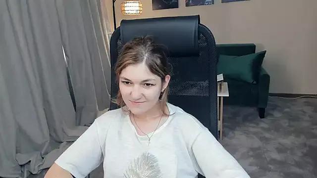 LynnaBierly from StripChat is Freechat