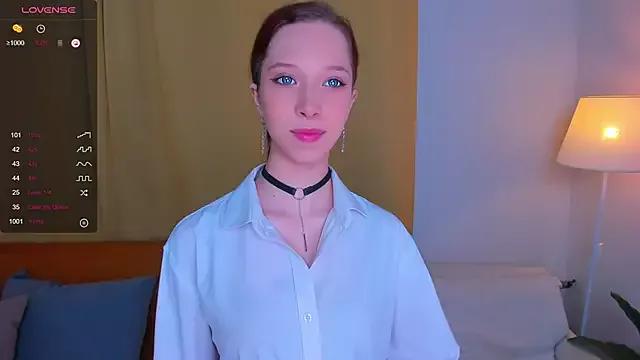 LynnBeames from StripChat