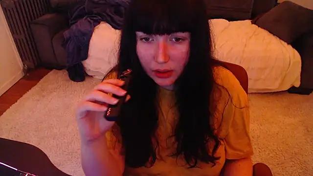 Lynylou from StripChat