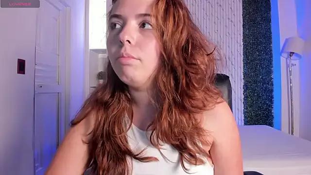Discover our girls online shows and discover the company of countless livestreamers, with stunning shapes, sex toys and more.