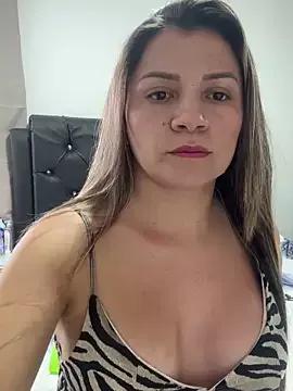 Discover our girls online shows and discover the company of countless livestreamers, with stunning shapes, sex toys and more.