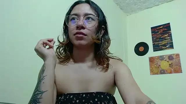 Maam_Ine from StripChat