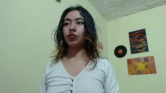 Maam_Ine from StripChat