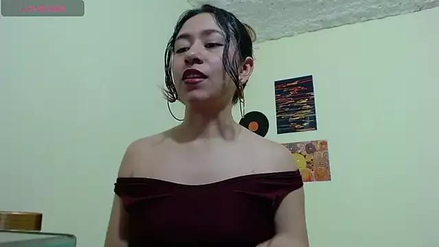 Maam_Ine from StripChat