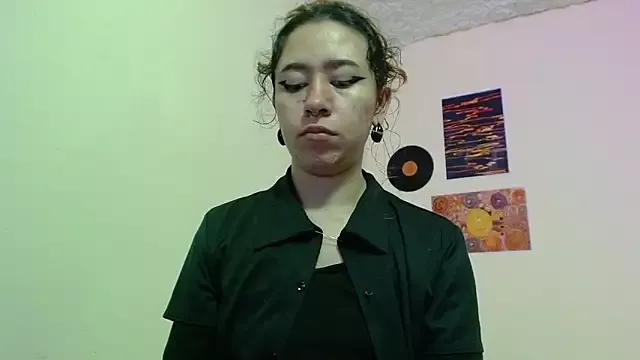 Maam_Ine from StripChat