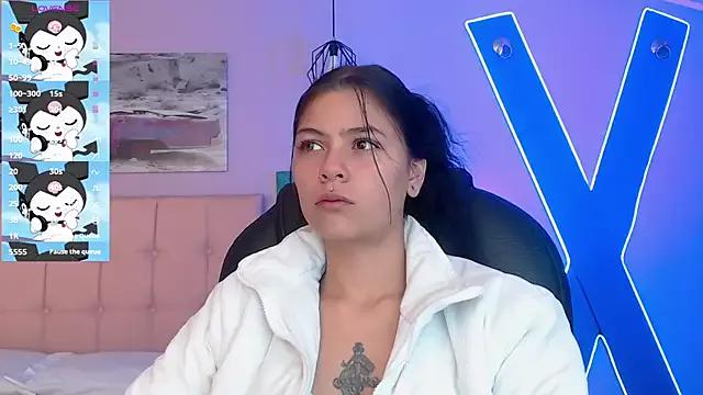 Discover our girls online shows and discover the company of countless livestreamers, with stunning shapes, sex toys and more.