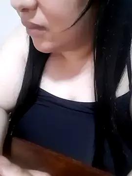 Discover our girls online shows and discover the company of countless livestreamers, with stunning shapes, sex toys and more.