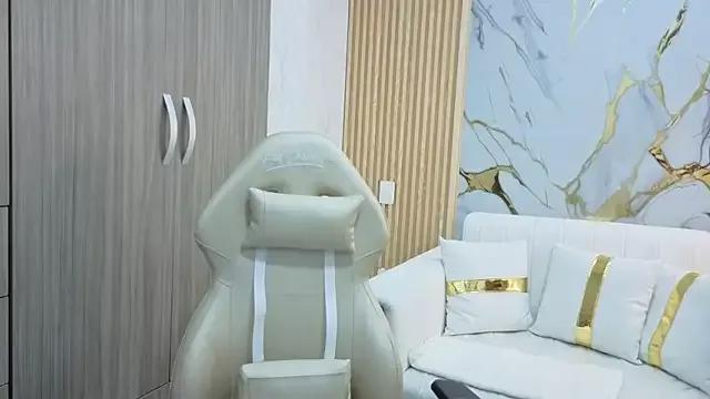 Madam_Hott from StripChat