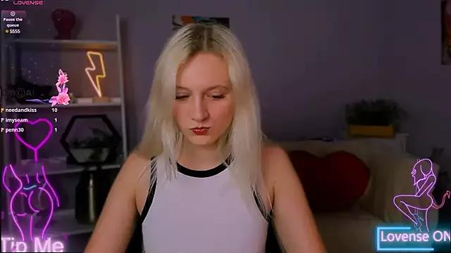 madam_uliis from StripChat