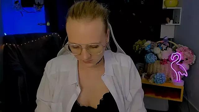 madam_uliis from StripChat is Freechat