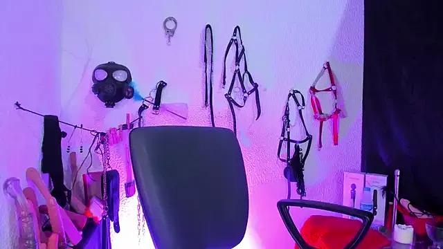 Madame_Deborass from StripChat