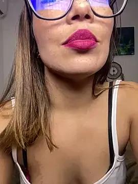 MadameNat from StripChat