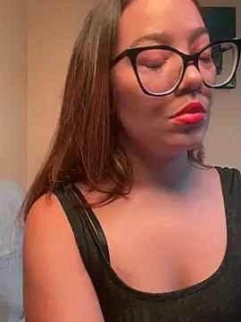 MadameNat from StripChat