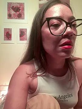 MadameNat from StripChat