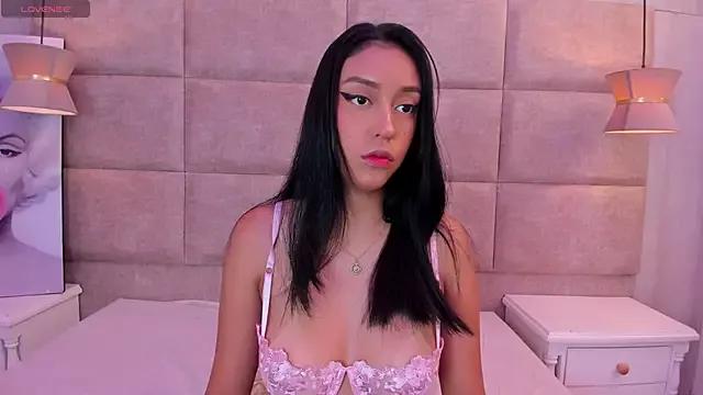 MaddieSteel from StripChat is Freechat