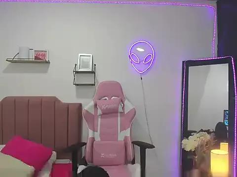 Maddy_amatista from StripChat is Freechat