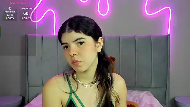 Maddy_bennet from StripChat is Freechat