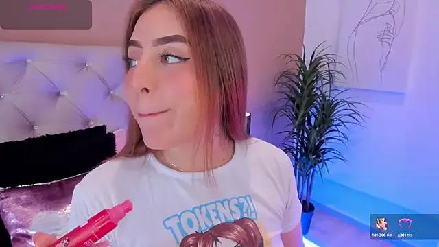 MaddyyLennon from StripChat