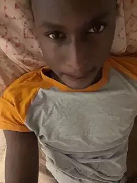 Madux12 webcams show profile image 