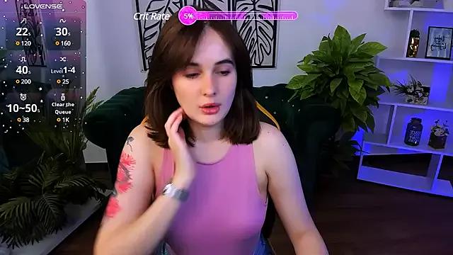 Discover our girls online shows and discover the company of countless livestreamers, with stunning shapes, sex toys and more.