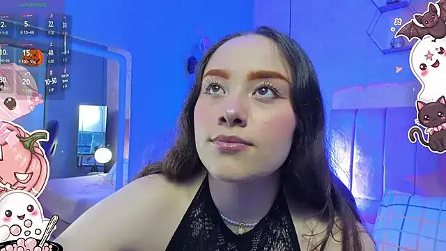 Discover our girls online shows and discover the company of countless livestreamers, with stunning shapes, sex toys and more.