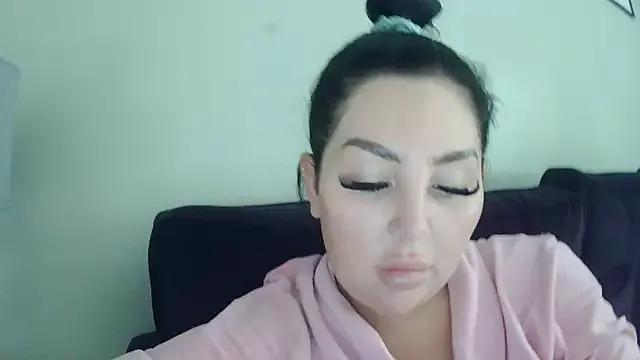 magical_mia from StripChat is Freechat