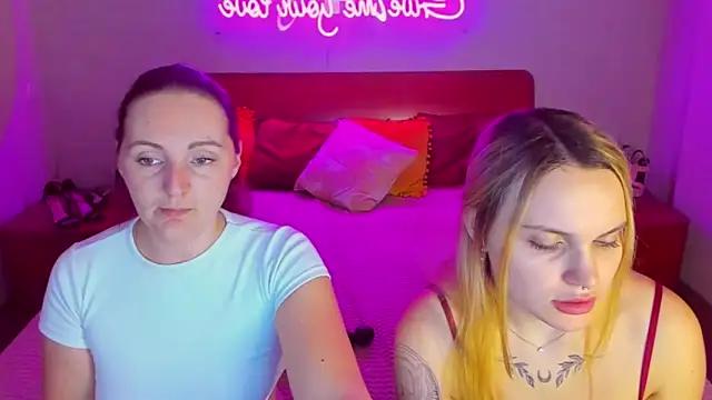 Discover our girls online shows and discover the company of countless livestreamers, with stunning shapes, sex toys and more.