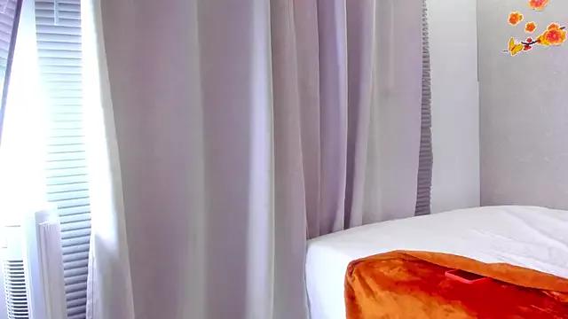 maiagoldenn from StripChat