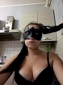 Discover our girls online shows and discover the company of countless livestreamers, with stunning shapes, sex toys and more.