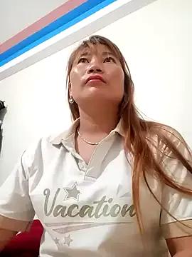 Discover our girls online shows and discover the company of countless livestreamers, with stunning shapes, sex toys and more.
