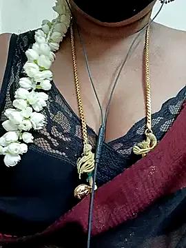 Maithili18 webcams show profile image 