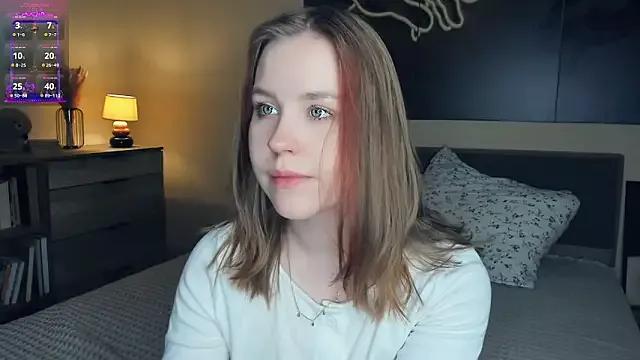 Discover our girls online shows and discover the company of countless livestreamers, with stunning shapes, sex toys and more.