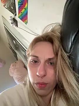 Mannarie_Madsinn from StripChat