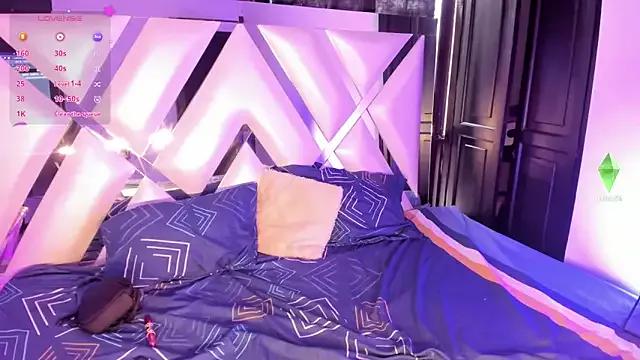 Mara_royal from StripChat is Freechat