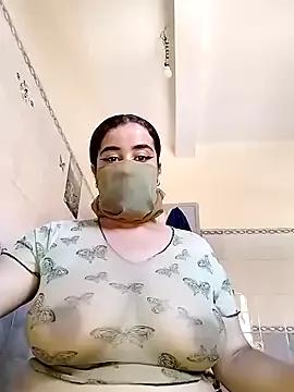 Maraamm from StripChat