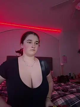Discover our girls online shows and discover the company of countless livestreamers, with stunning shapes, sex toys and more.