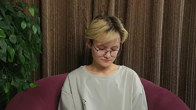 MargertDoyen webcams show profile image 