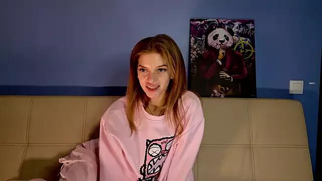 Discover our girls online shows and discover the company of countless livestreamers, with stunning shapes, sex toys and more.