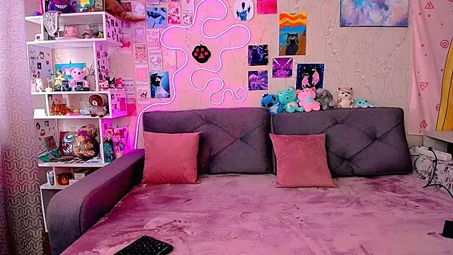 Discover our girls online shows and discover the company of countless livestreamers, with stunning shapes, sex toys and more.