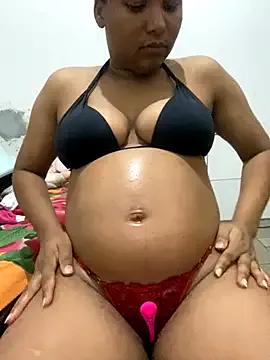 Mariaapimentinha from StripChat is Freechat