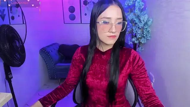 Mariana_reids from StripChat is Freechat