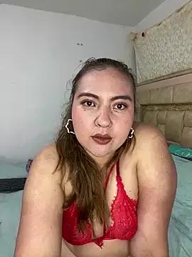 Discover our girls online shows and discover the company of countless livestreamers, with stunning shapes, sex toys and more.