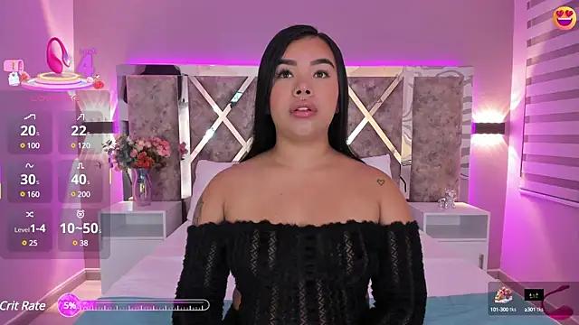 Discover our girls online shows and discover the company of countless livestreamers, with stunning shapes, sex toys and more.