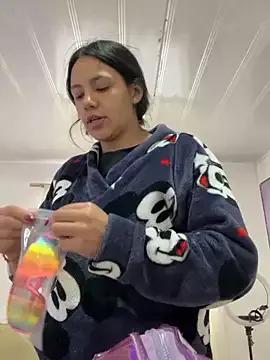 Discover our girls online shows and discover the company of countless livestreamers, with stunning shapes, sex toys and more.