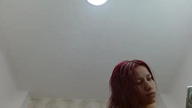 Discover our girls online shows and discover the company of countless livestreamers, with stunning shapes, sex toys and more.