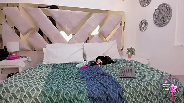Marianee_Rousse from StripChat is Freechat