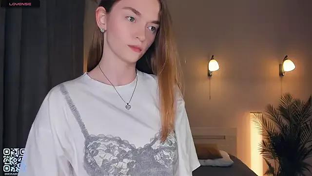 Discover our girls online shows and discover the company of countless livestreamers, with stunning shapes, sex toys and more.